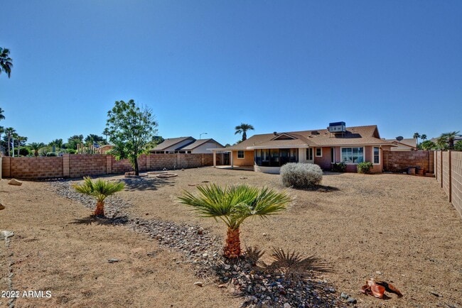 Building Photo - 14214 W Yosemite Dr