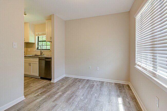 Building Photo - 1306 Keturah St