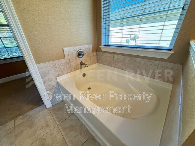 Building Photo - 4019 Cormorant Ln