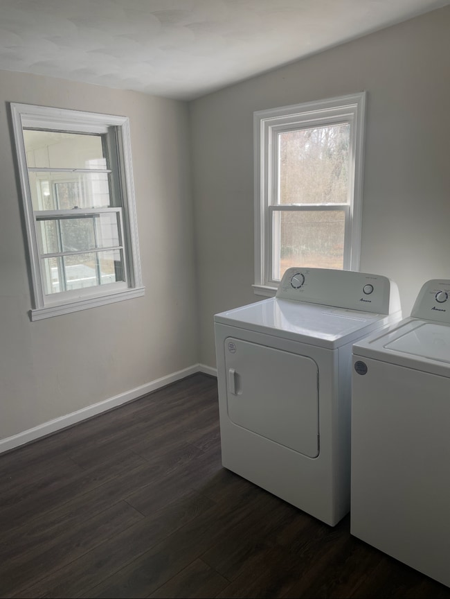 Building Photo - 2221 Florida Ave