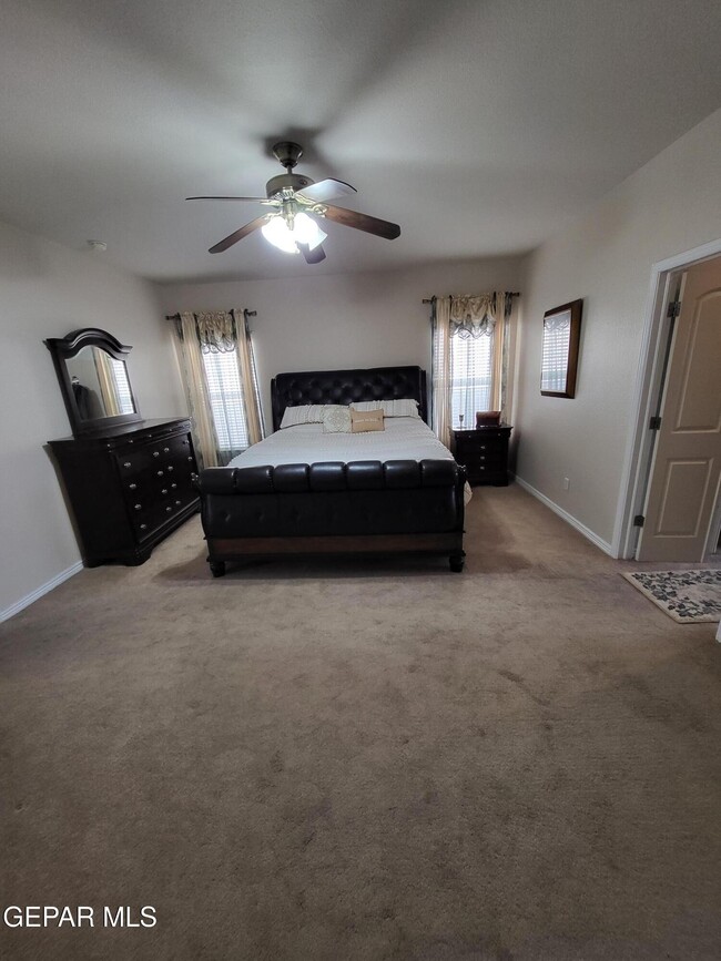 Building Photo - 6354 Franklin View Dr