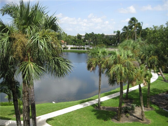 Building Photo - 20071 Sanibel View Cir