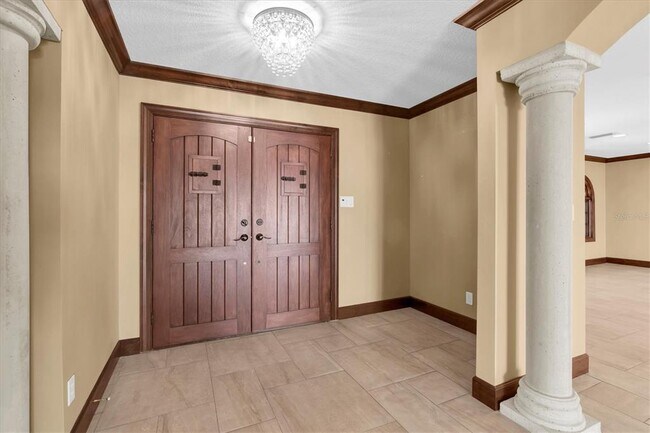 Building Photo - 5810 Bahama Shores Dr S