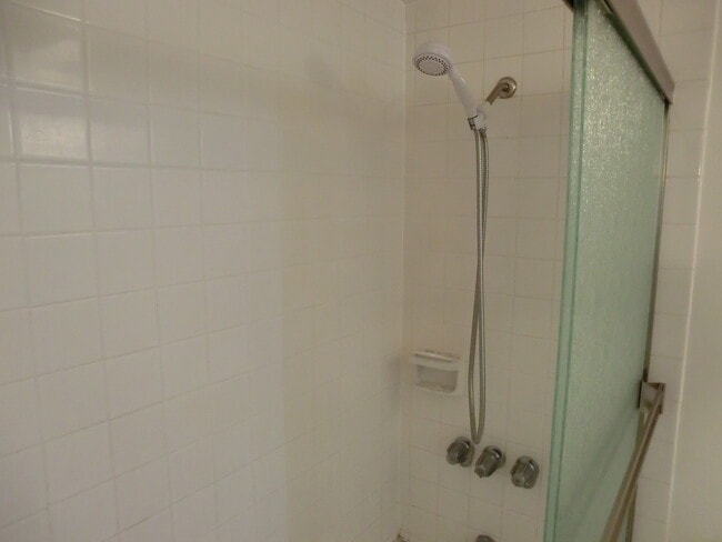 Building Photo - Pleasanton on Punahou Street - 6th Floor - One Bedroom, One Bath, One Parking