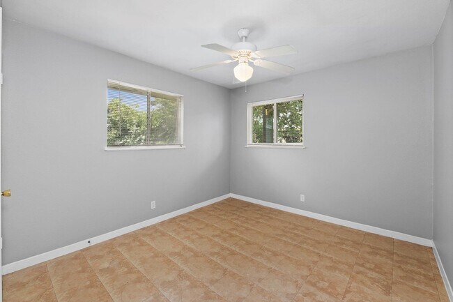 Building Photo - 2712 St Edwards Cir