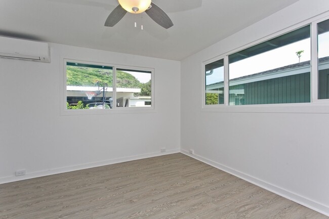 Building Photo - 6127 Kawekiu Pl