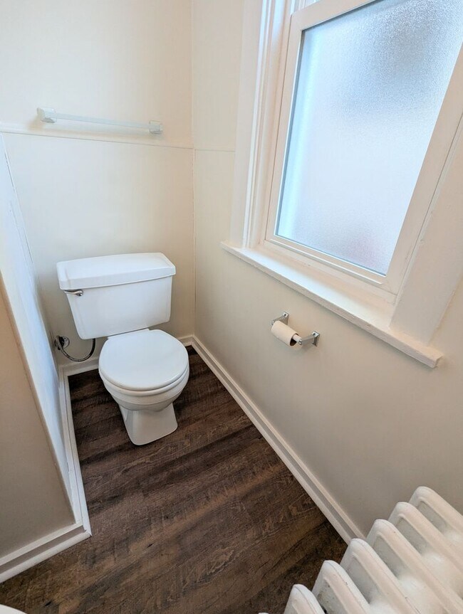 Building Photo - bee1429