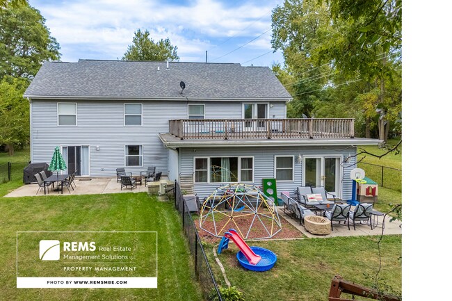 Building Photo - 815 Island Ct