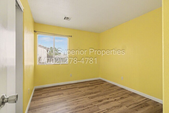 Building Photo - NW!! 4 Bedrooms!!! All Tile and Pergo flooring T/O!! NO Carpet!!! Low Maintenance Desert landscap...