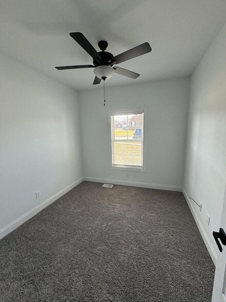 Building Photo - 753 Amanda Ct