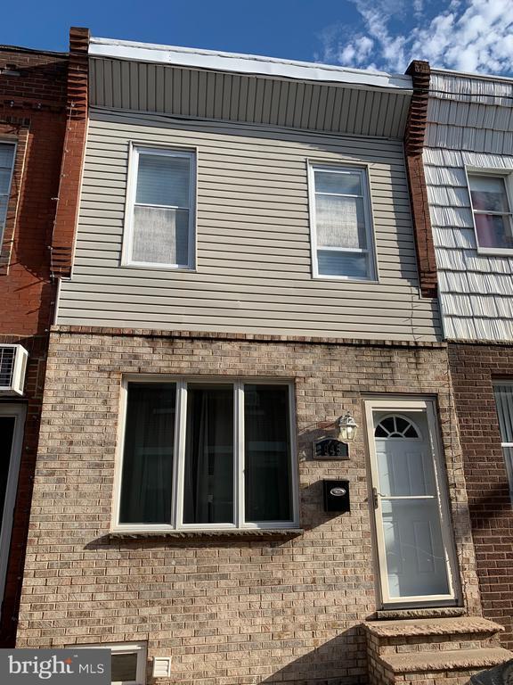 Building Photo - 945 Daly St