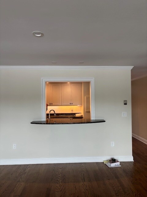 Chef's Dining Counter - 15 River Rd