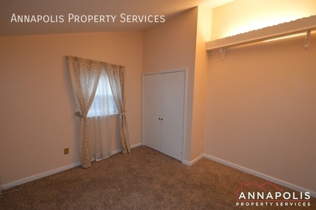 Building Photo - 1066 Broadview Dr