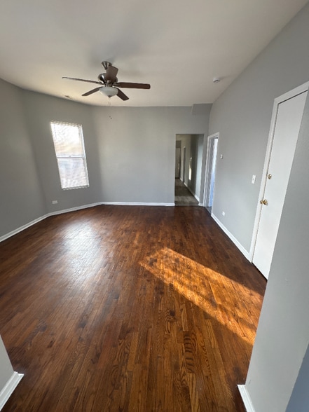 Building Photo - 7314 S Kenwood Ave