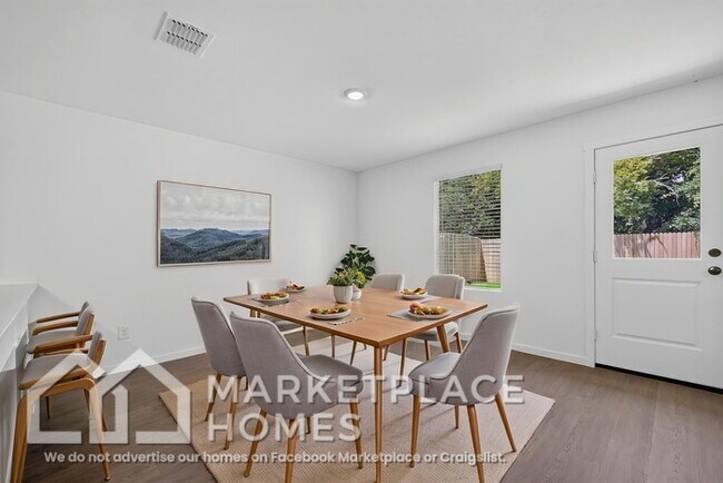 Building Photo - 412 Sambal Dr