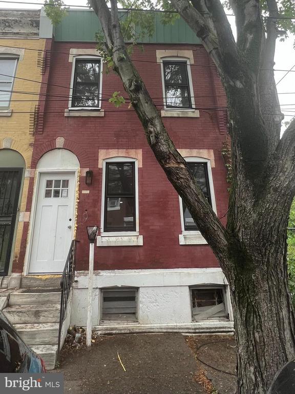 Building Photo - 2541 W Sergeant St