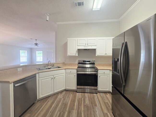 Building Photo - 5008 Orlando Ct