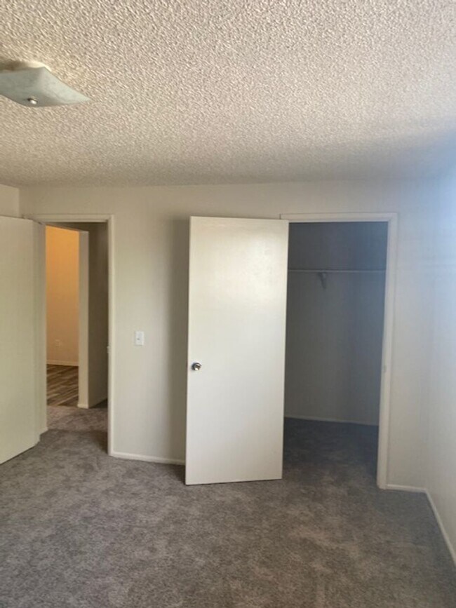 Building Photo - 381 Alice St