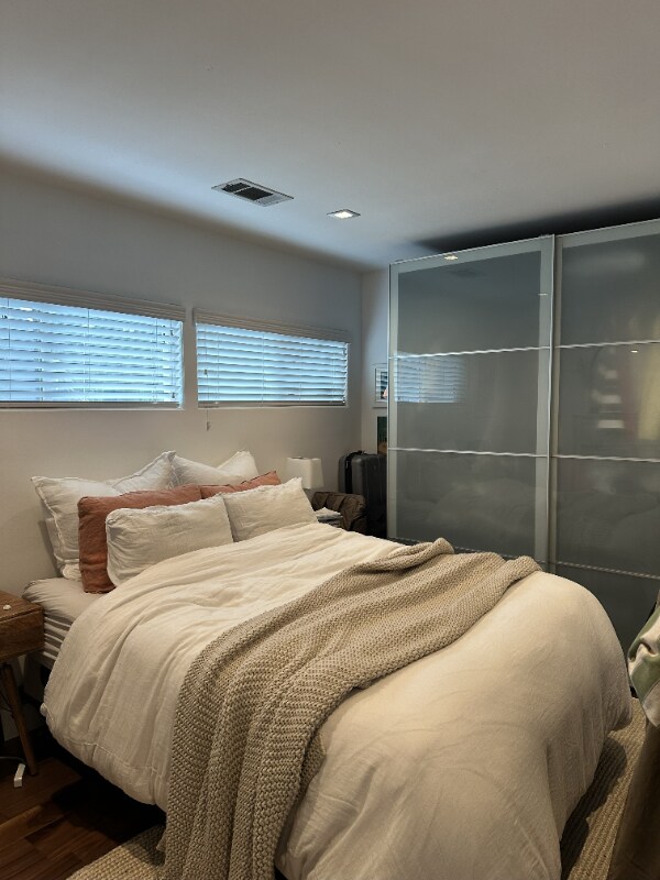 Building Photo - 10880 National Blvd