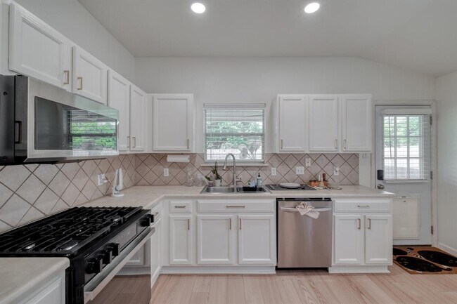 Building Photo - 436 Grey Feather Ct