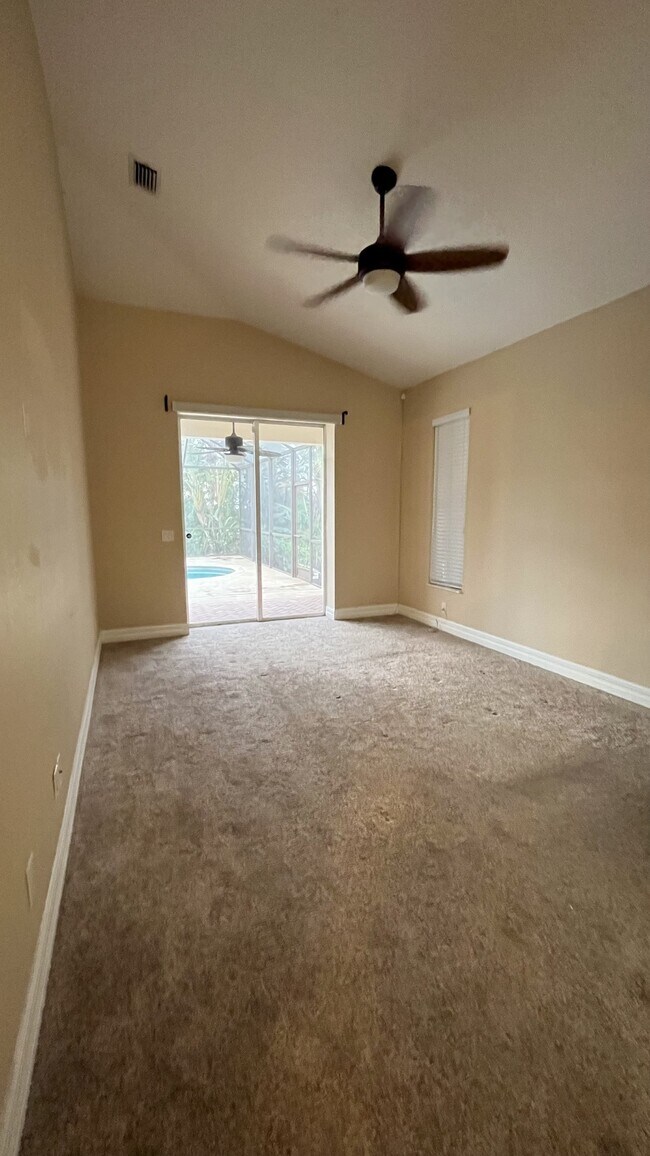 Building Photo - 2506 SW 15th Pl