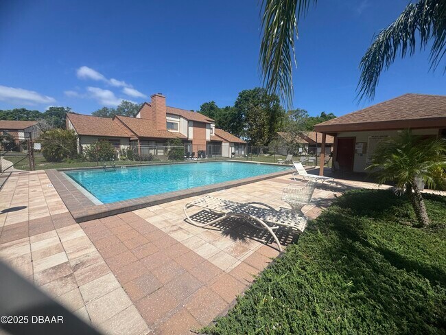 Building Photo - 155 White Fawn Dr