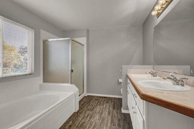 Building Photo - 8720 Massey Cir