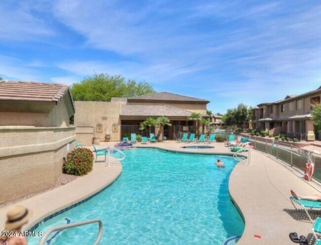 Primary Photo - 705 W Queen Creek Rd