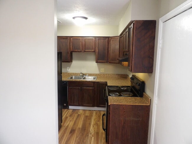 Building Photo - 400 Freedom Dr