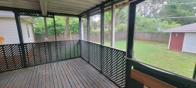 Building Photo - 3 Bedroom 2 Bathroom SW Huntsville