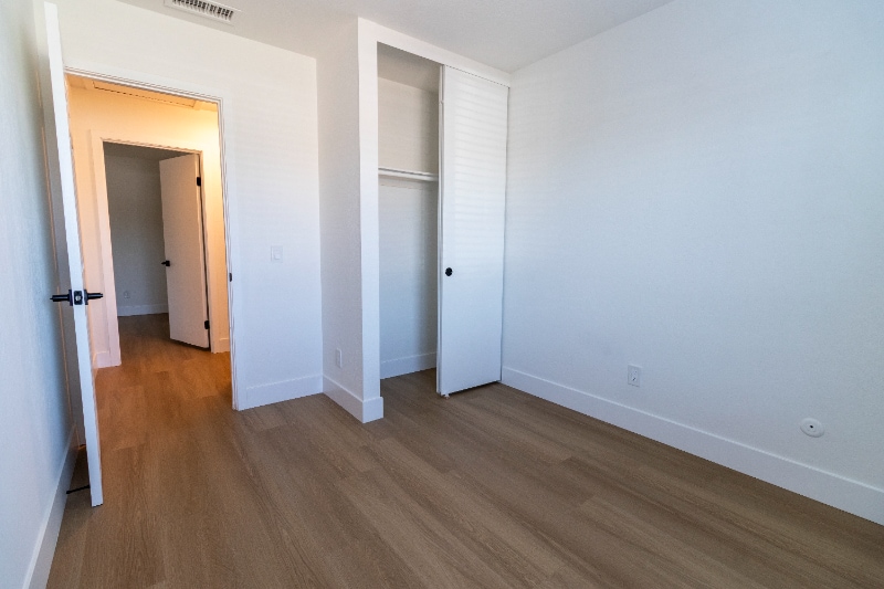 Building Photo - 10766 Parkdale Ave