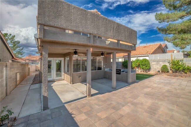 Building Photo - 636 Thornewood Pl