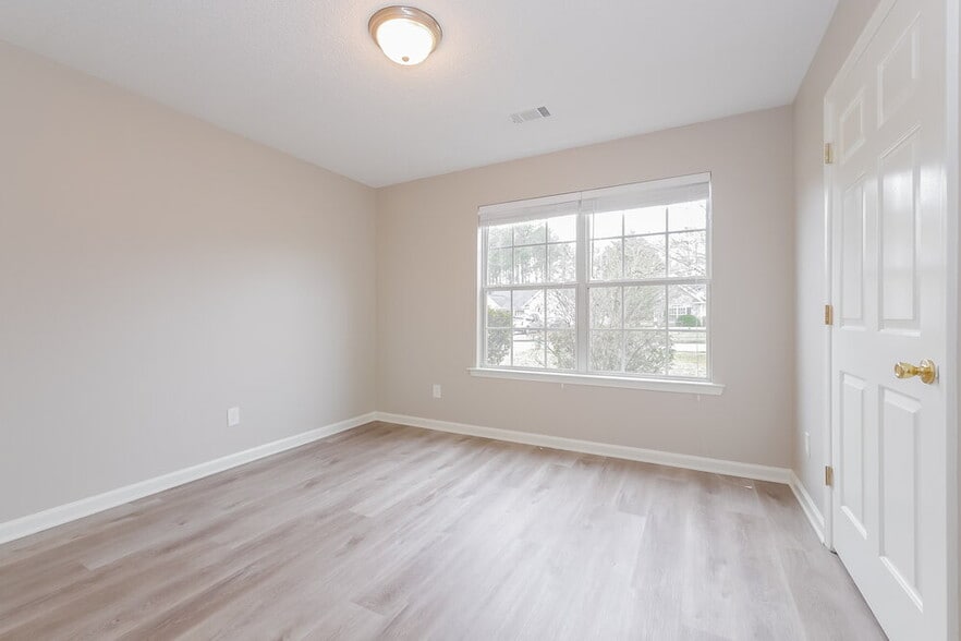 Building Photo - 314 The Gables Dr