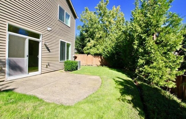 Building Photo - 16075 SW Whistling Swan Ln