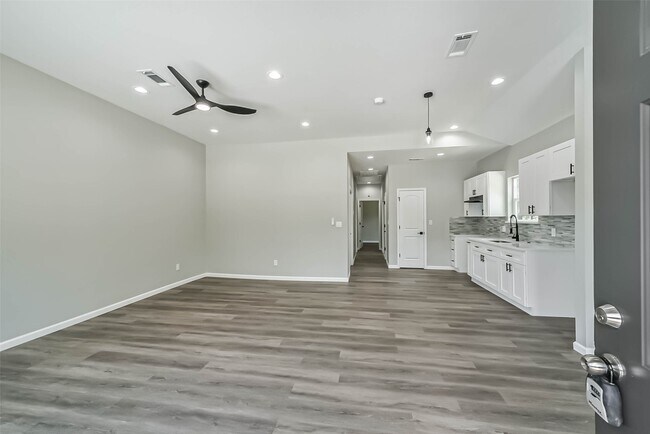 Building Photo - 3007 Bringhurst St
