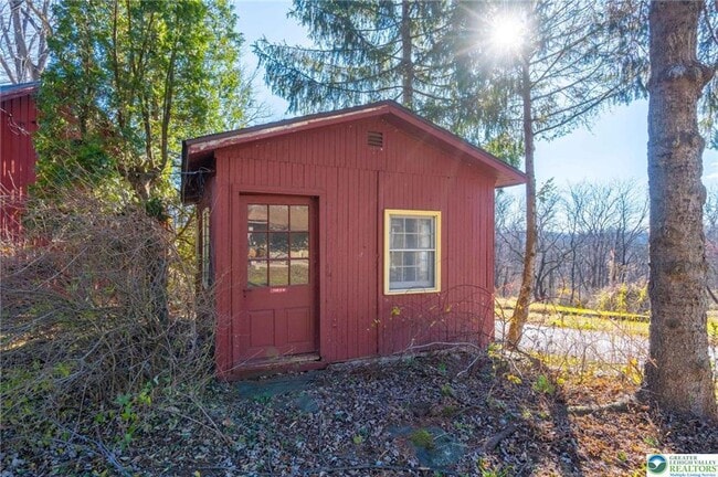 Building Photo - 621 Nursery Rd