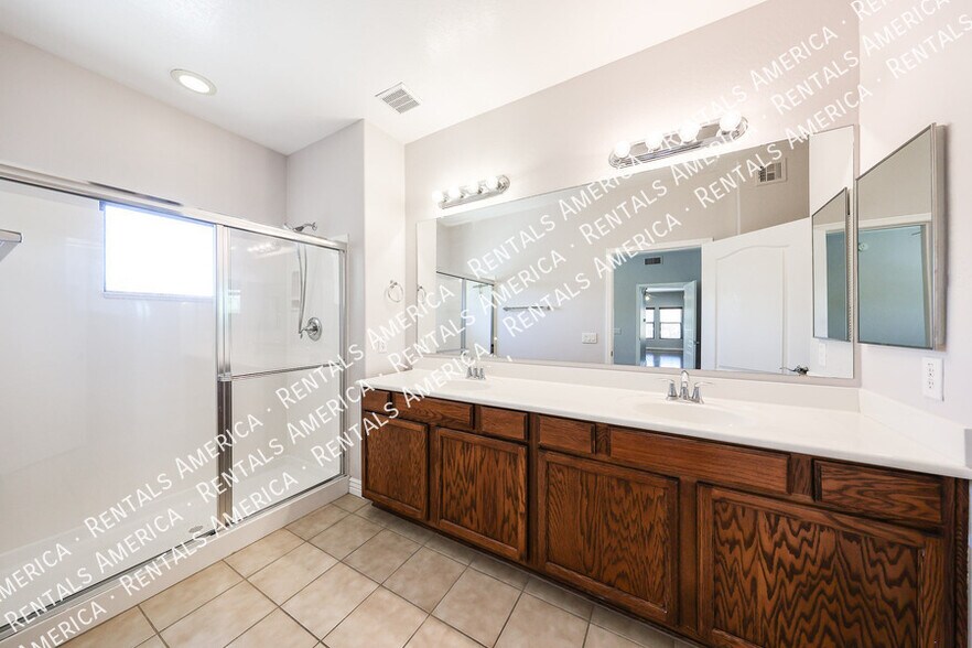 Building Photo - 21320 N 56th St