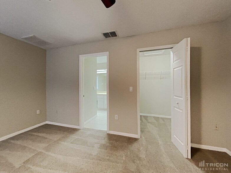 Building Photo - 3233 Ambassador Ave