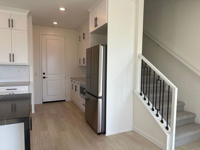 Building Photo - Have you outgrown the noise and the traffi...