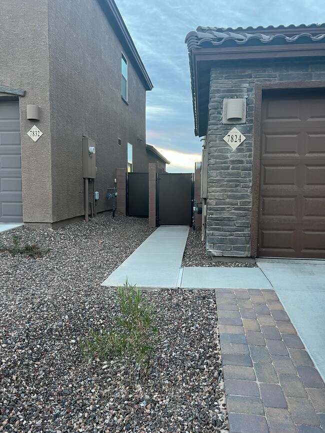 Building Photo - 7824 S Bonanza Park Dr