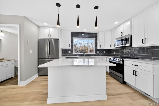 Building Photo - 264 Braeshire Dr