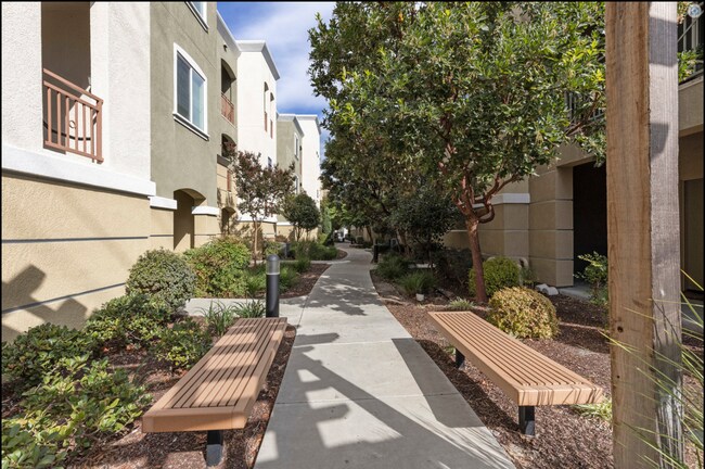 Building Photo - Amazing Newer Constructed 3br/2ba San Ramon Condo for Rent! Top Floor! Centrally Located for Conv...