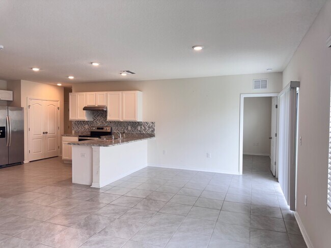 Building Photo - 325 Meadowbrook Blvd