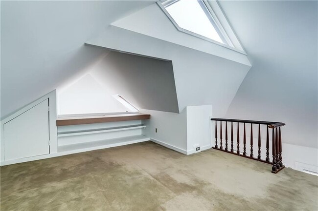 Building Photo - 8 Sibley Pl