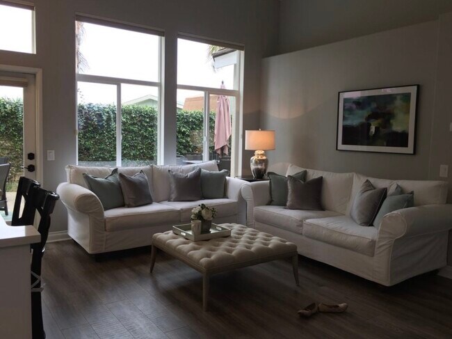 Building Photo - 797 Bennett Ave