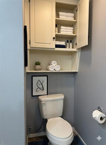 Building Photo - 616 E Main St