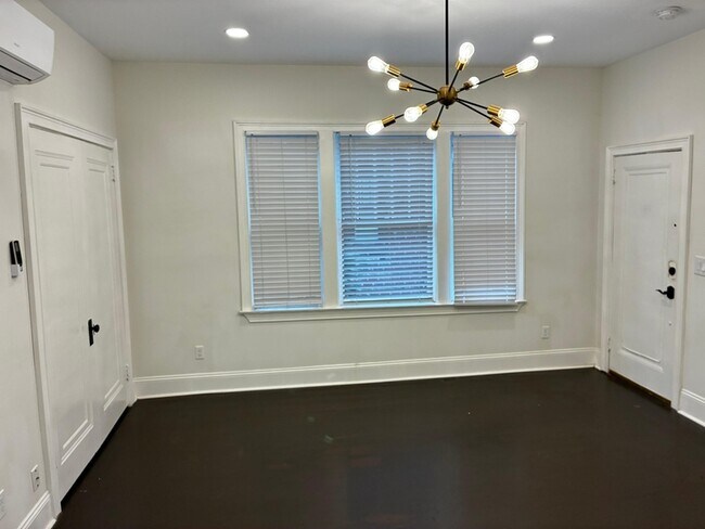 Building Photo - 2738 Riverside Ave