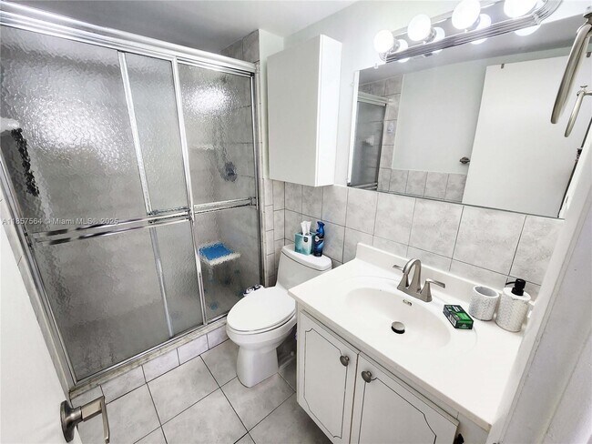 Building Photo - 580 Egret Dr