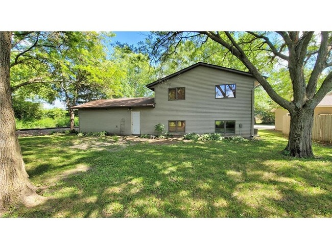 Building Photo - 512 Nelson Ct