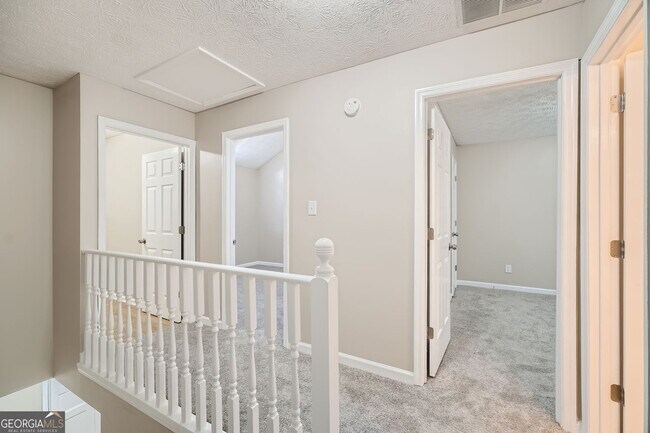 Building Photo - 849 Ridge Ave